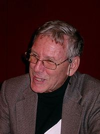 Amos Oz